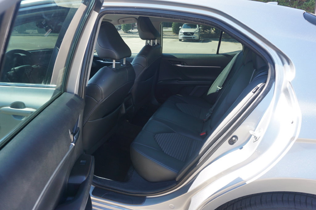 Used 2022 Toyota Camry SE FWD image 15