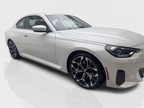 Used 2025 BMW 230i Coupe w/ M Sport Package image 12