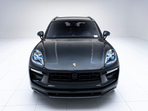 Certified 2026 Porsche Macan AWD/4WD image 6