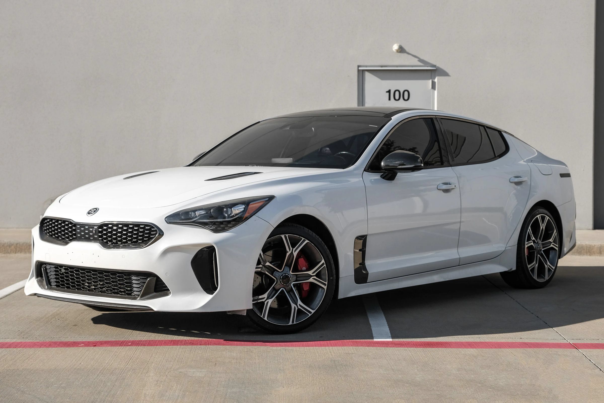 Used 2020 Kia Stinger GT2 RWD image 11