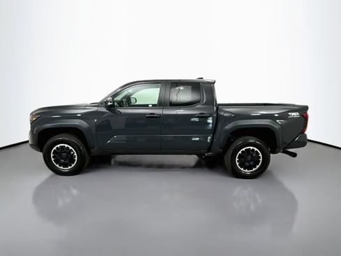 Used 2024 Toyota Tacoma TRD Off-Road w/ TRD Off Road Upgrade Package AWD/4WD image 4