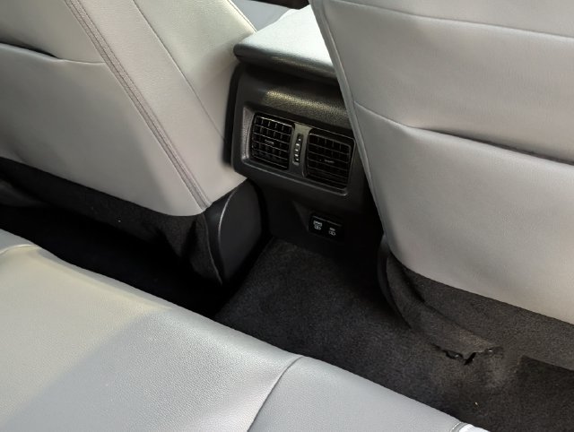 Used 2025 Toyota Camry SE w/ Convenience Package FWD image 30