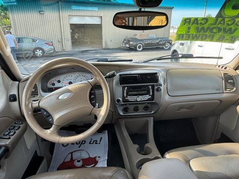 Used 2005 Ford Explorer Sport Trac XLT RWD image 11