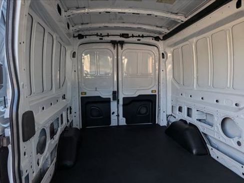 Used 2023 Ford E-Transit Medium Roof image 16