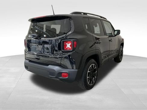 Used 2023 Jeep Renegade Latitude AWD/4WD image 5