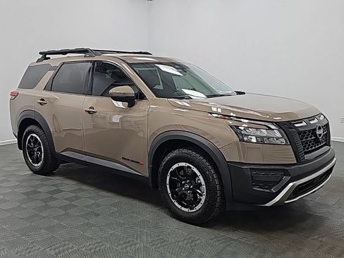 Used 2024 Nissan Pathfinder Rock Creek image 2