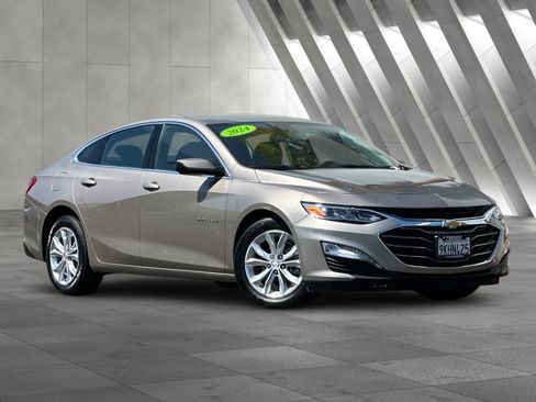 Used 2024 Chevrolet Malibu LT FWD image 2