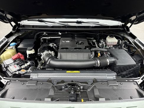 Used 2022 Nissan Frontier SV w/ Technology Package RWD image 29