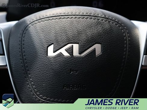 Used 2023 Kia Telluride S AWD/4WD image 26