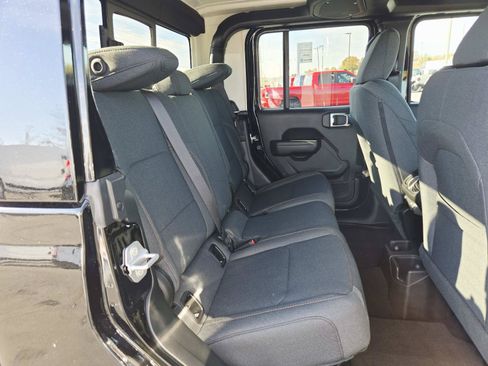 New 2026 Jeep Gladiator Sport AWD/4WD image 16