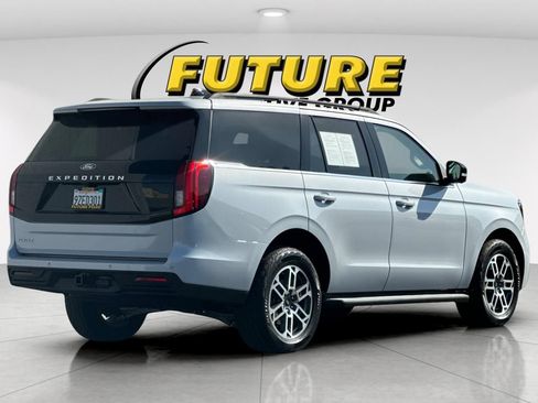 Certified 2026 Ford Expedition Active AWD/4WD image 3