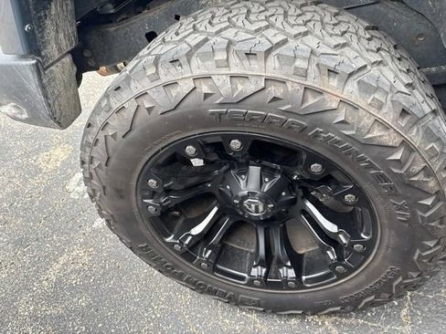 Used 2017 Jeep Wrangler Unlimited Sahara w/ Connectivity Group AWD/4WD image 8