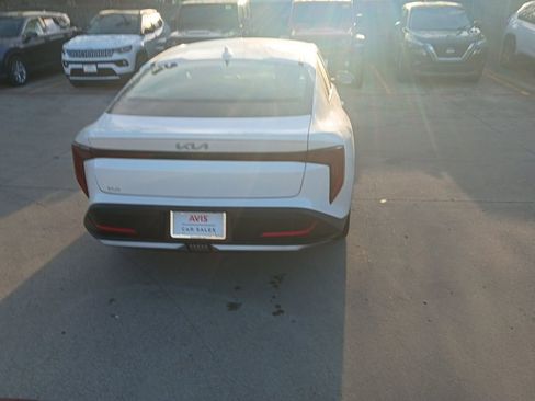 Used 2025 Kia K4 LXS image 10