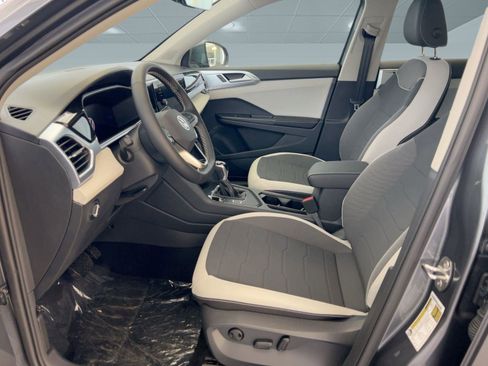 New 2026 Volkswagen Taos SE image 5