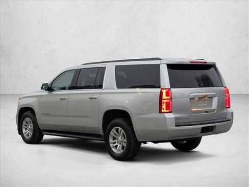 Used 2019 Chevrolet Suburban LT image 10