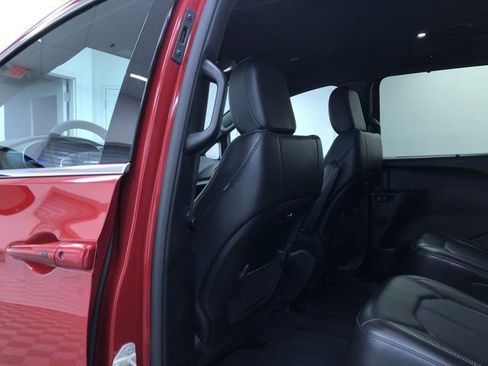 Used 2025 Chrysler Pacifica Select FWD image 20