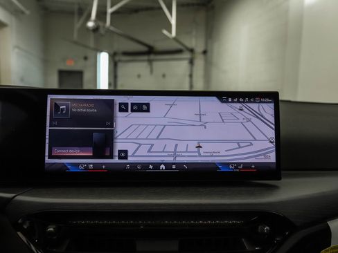 Used 2025 BMW 330i xDrive Sedan w/ Premium Package image 15