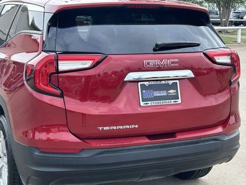 Used 2022 GMC Terrain SLE w/ Driver Convenience Package image 8