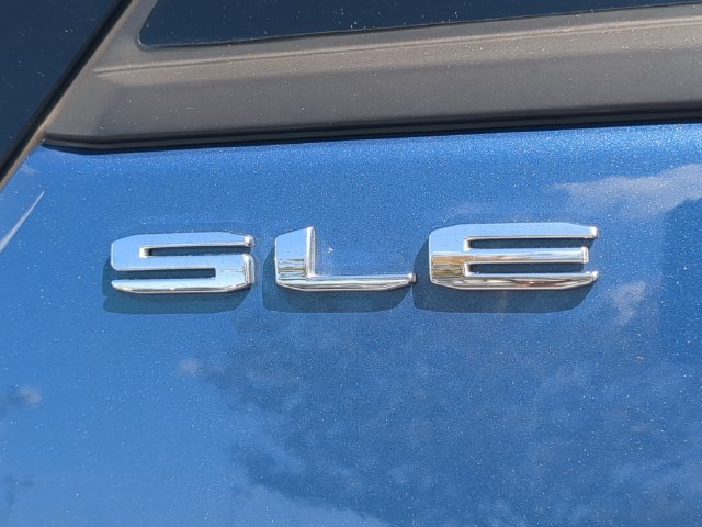 Used 2024 GMC Terrain SLE AWD/4WD image 13
