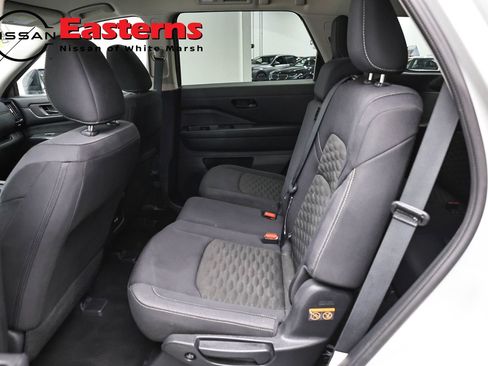 Used 2024 Nissan Pathfinder S AWD/4WD image 21