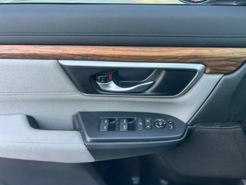 Used 2017 Honda CR-V EX image 18