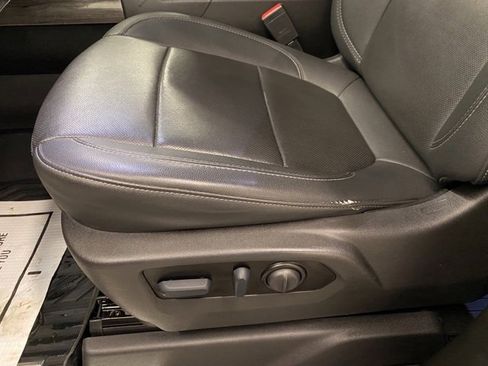 Used 2022 Chevrolet Silverado 1500 LTZ w/ LTZ Premium Package image 15