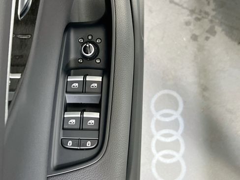 Used 2022 Audi Q7 3.0T Premium AWD/4WD image 18