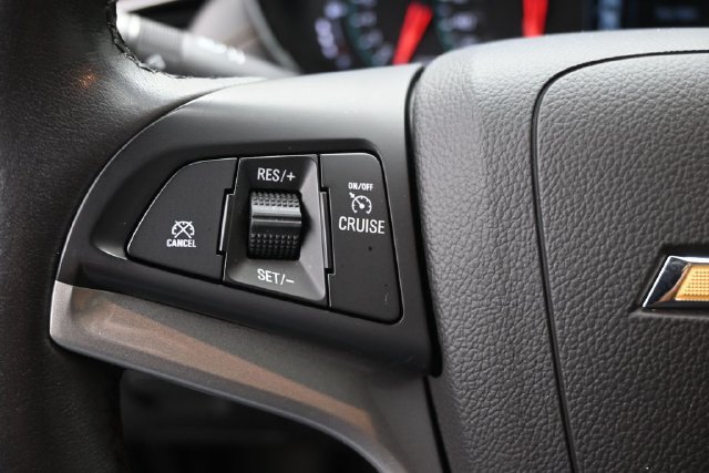 Used 2021 Chevrolet Trax LT w/ LT Convenience Package FWD image 7