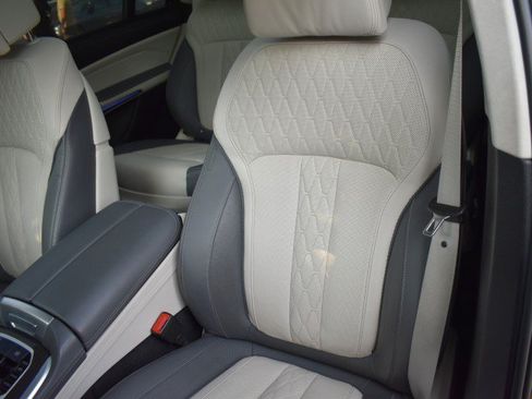 Used 2023 BMW X7 M60i AWD/4WD image 30
