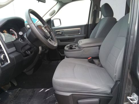 Used 2018 RAM 1500 Classic SLT image 12