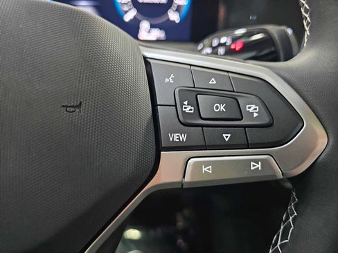 New 2025 Volkswagen Tiguan SE image 25