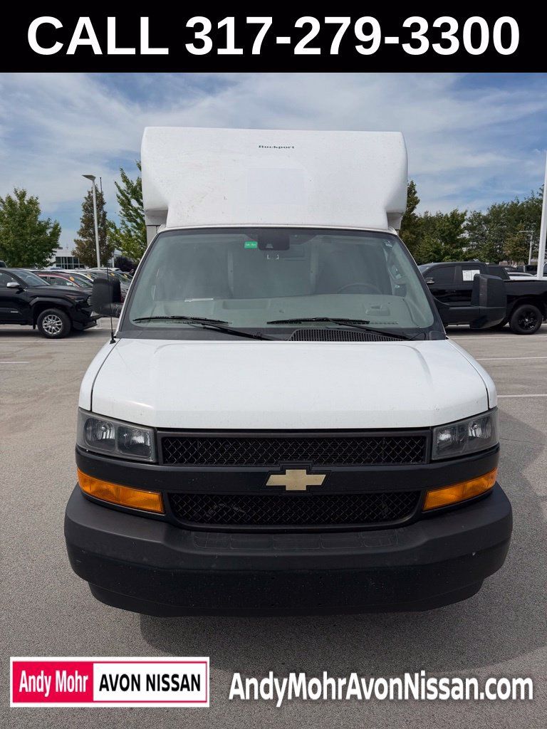 Used 2022 Chevrolet Express 3500 w/ Power Convenience Package RWD image 2