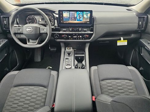 New 2026 Nissan Pathfinder SV image 9