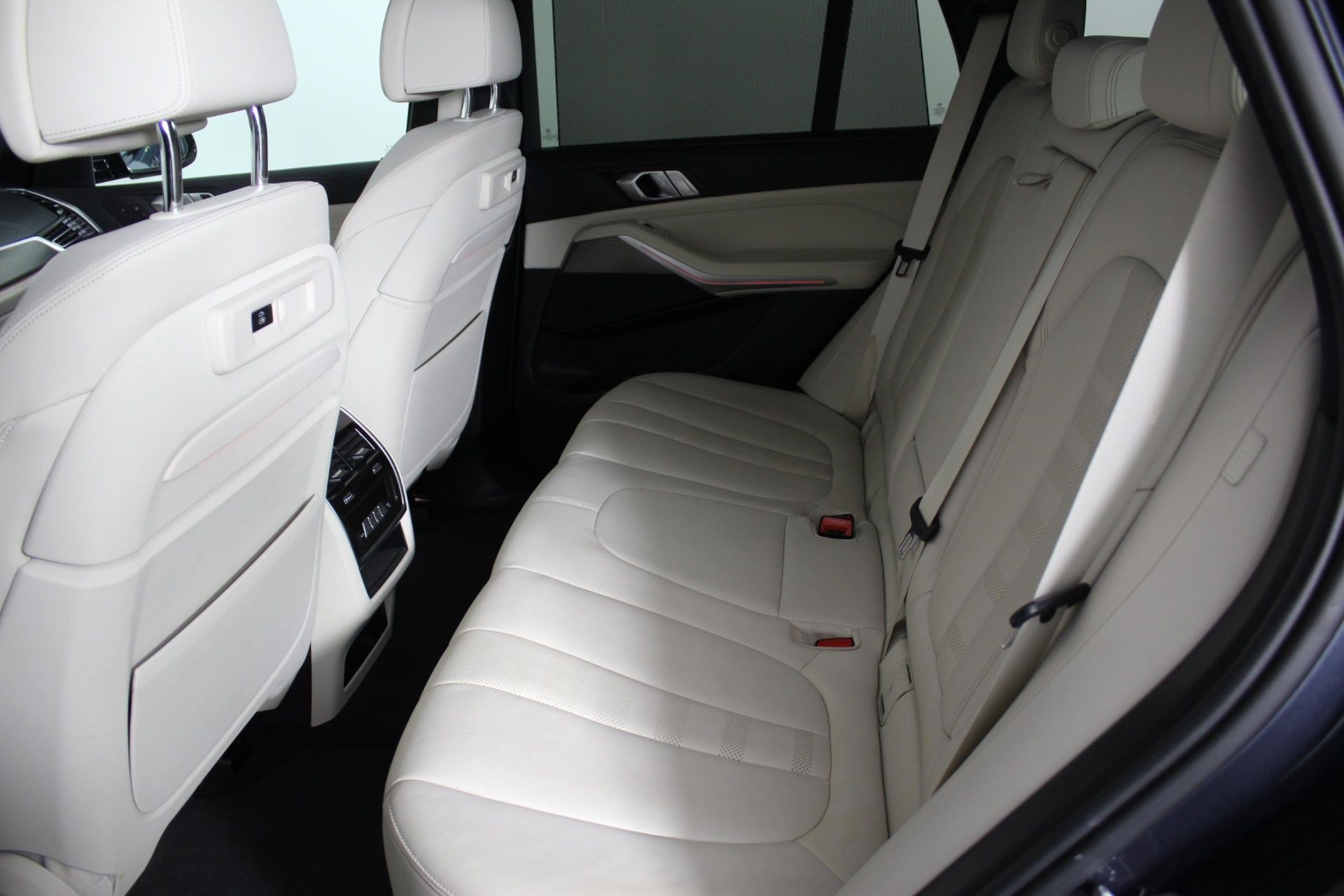 Used 2026 BMW X5 sDrive40i w/ M Sport Package RWD image 12
