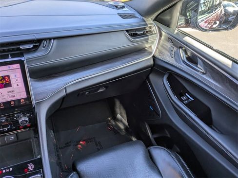 Used 2021 Jeep Grand Cherokee L Overland w/ Advanced Protech Group III image 17