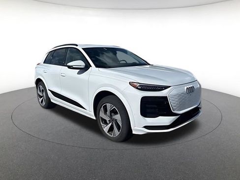 Used 2025 Audi Q6 e-tron Premium Plus w/ Premium Plus AWD/4WD image 1