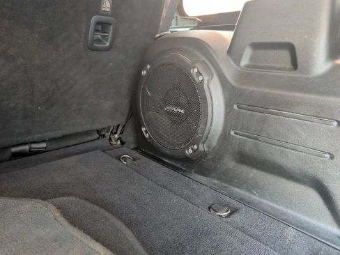 Used 2018 Jeep Wrangler Unlimited Sahara w/ LED Lighting Group AWD/4WD image 19