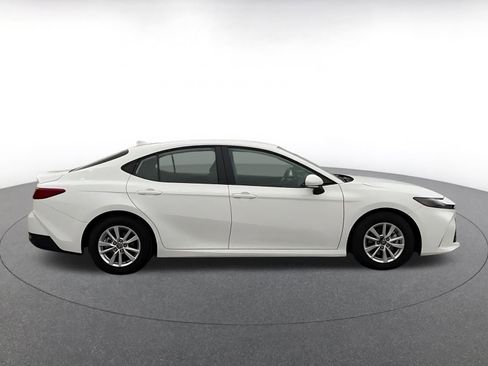Used 2025 Toyota Camry LE image 16