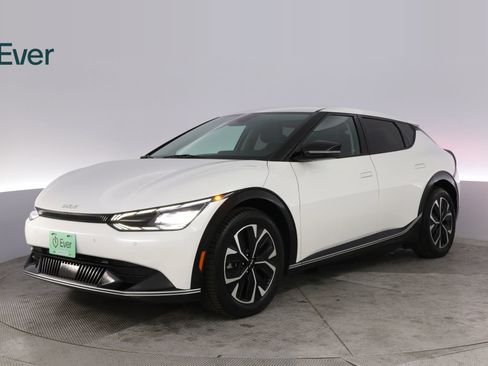 Used 2022 Kia EV6 Wind RWD image 2