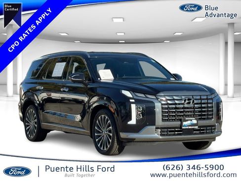 Used 2023 Hyundai Palisade Calligraphy FWD image 1