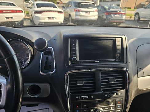 Used 2019 Dodge Grand Caravan GT FWD image 25