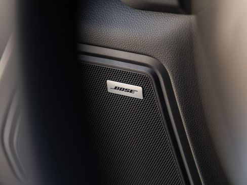 Certified 2026 Porsche Macan AWD/4WD image 27