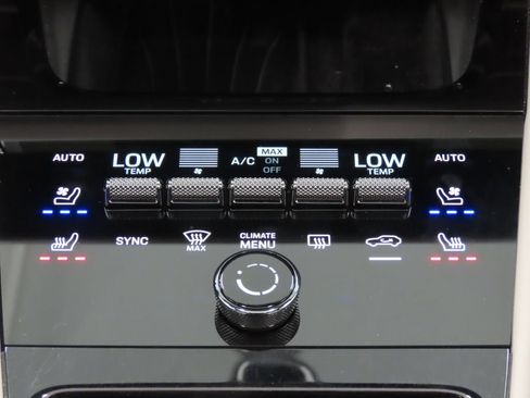 Certified 2025 Porsche Cayenne E-Hybrid AWD/4WD image 31
