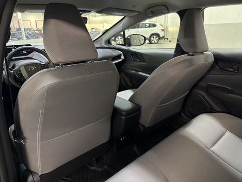 Used 2026 Toyota Prius LE FWD image 19