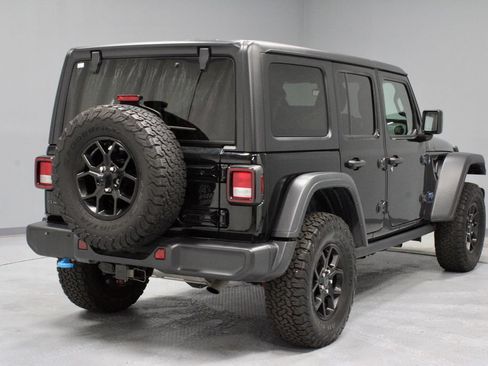 Used 2024 Jeep Wrangler Unlimited AWD/4WD image 11