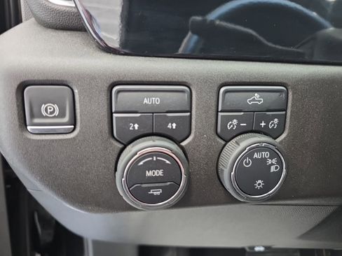Used 2025 Chevrolet Silverado 1500 LT AWD/4WD image 27