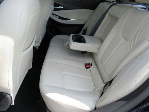 Used 2021 Buick Encore GX Select image 27