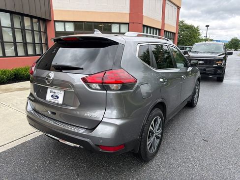 Used 2019 Nissan Rogue SV w/ Sun & Sound Touring Package AWD/4WD image 7
