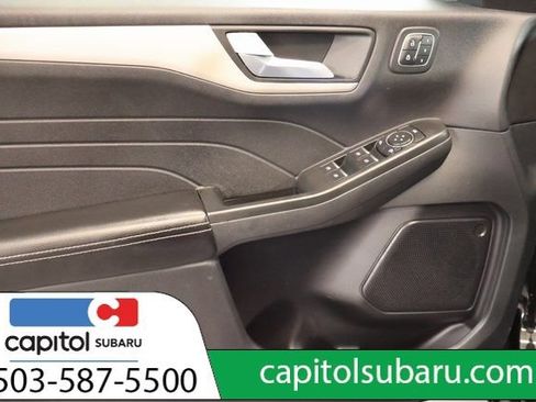 Used 2022 Ford Escape SEL w/ Technology Package FWD image 11