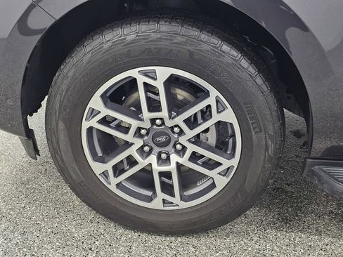 Used 2025 Ford Expedition Active AWD/4WD image 8
